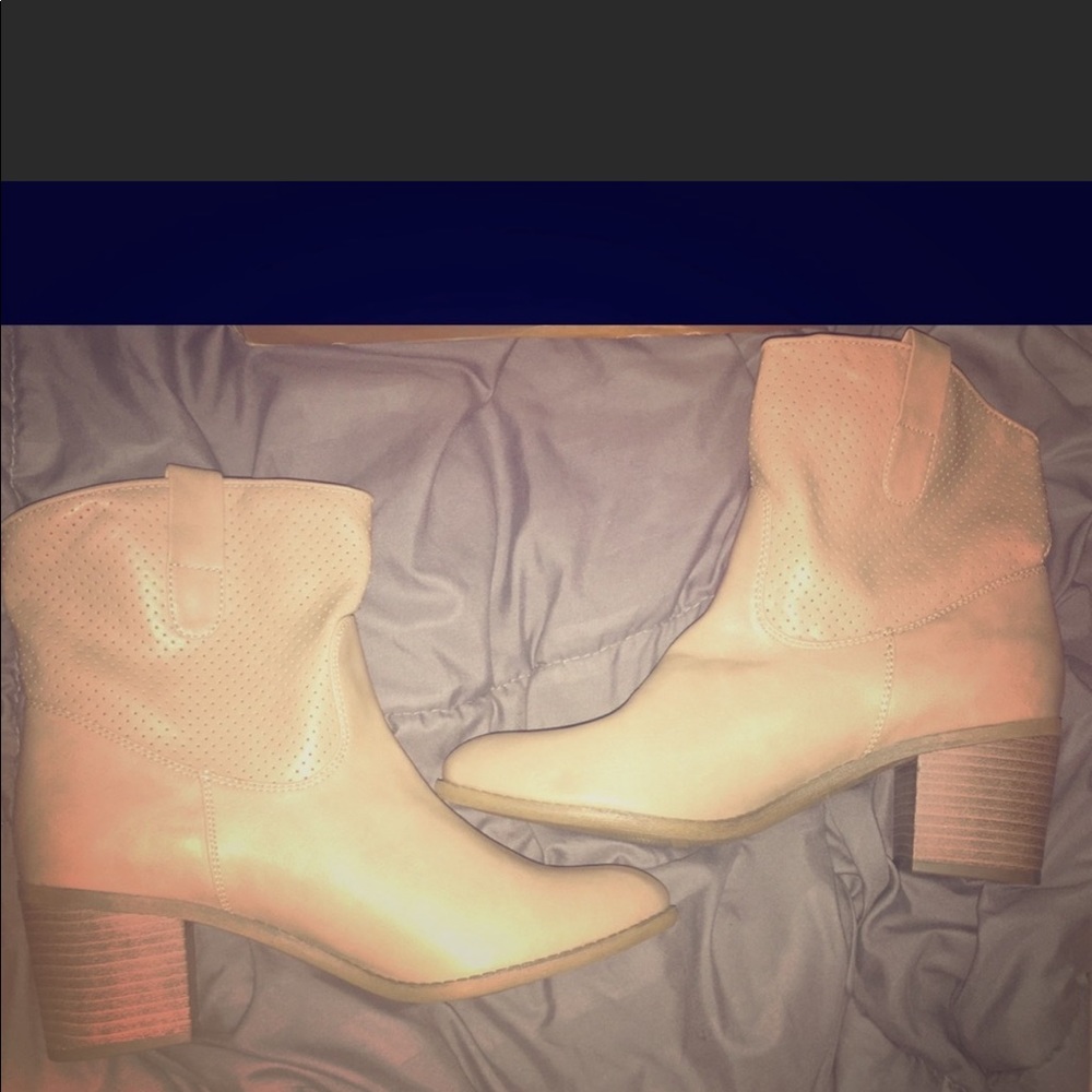 Fall boots nude shoes unisa  booties size 10 New